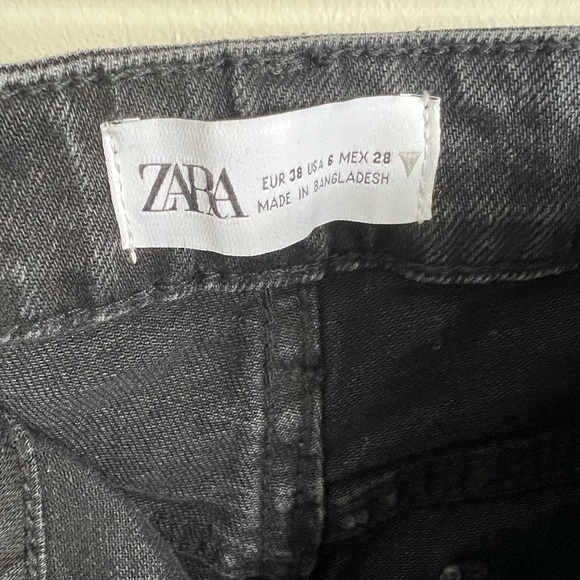 NWT Black Zara Split Slim Jeans - Size US 6 - Picture 3 of 5